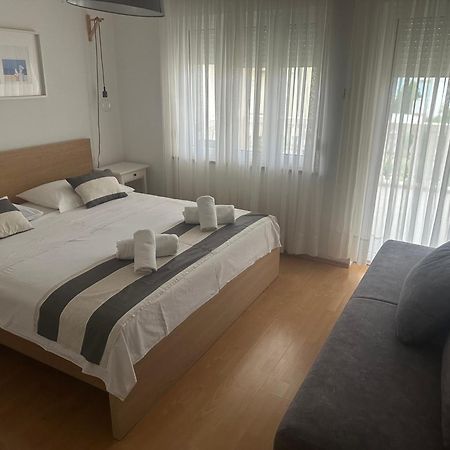 Apartmani Mira Vodice Exteriér fotografie