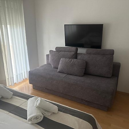 Apartmani Mira Vodice Exteriér fotografie