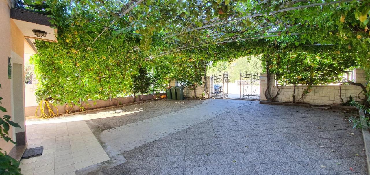 Apartmani Mira Vodice Exteriér fotografie
