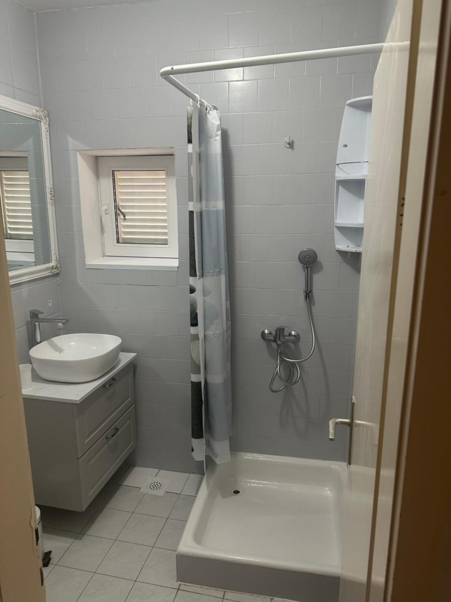 Apartmani Mira Vodice Exteriér fotografie