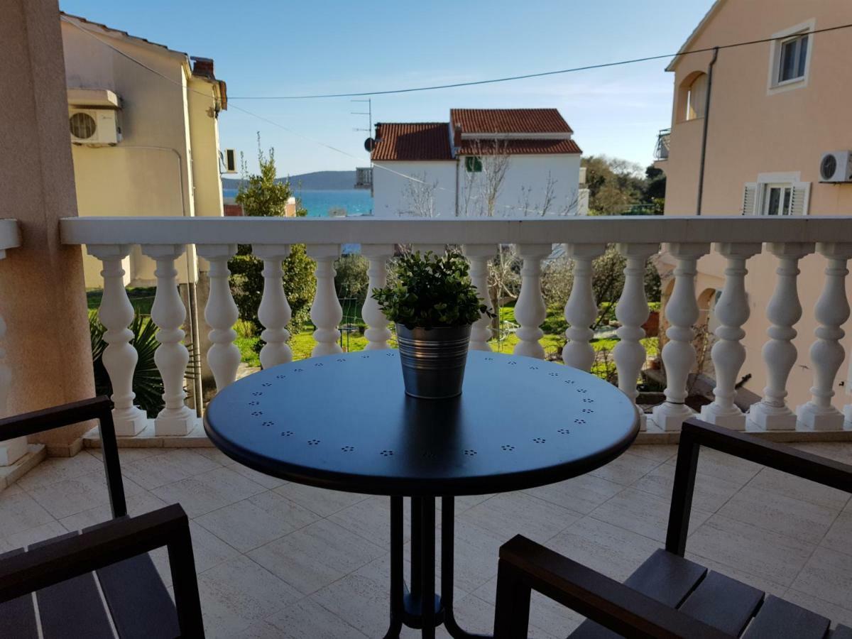 Apartmani Mira Vodice Exteriér fotografie