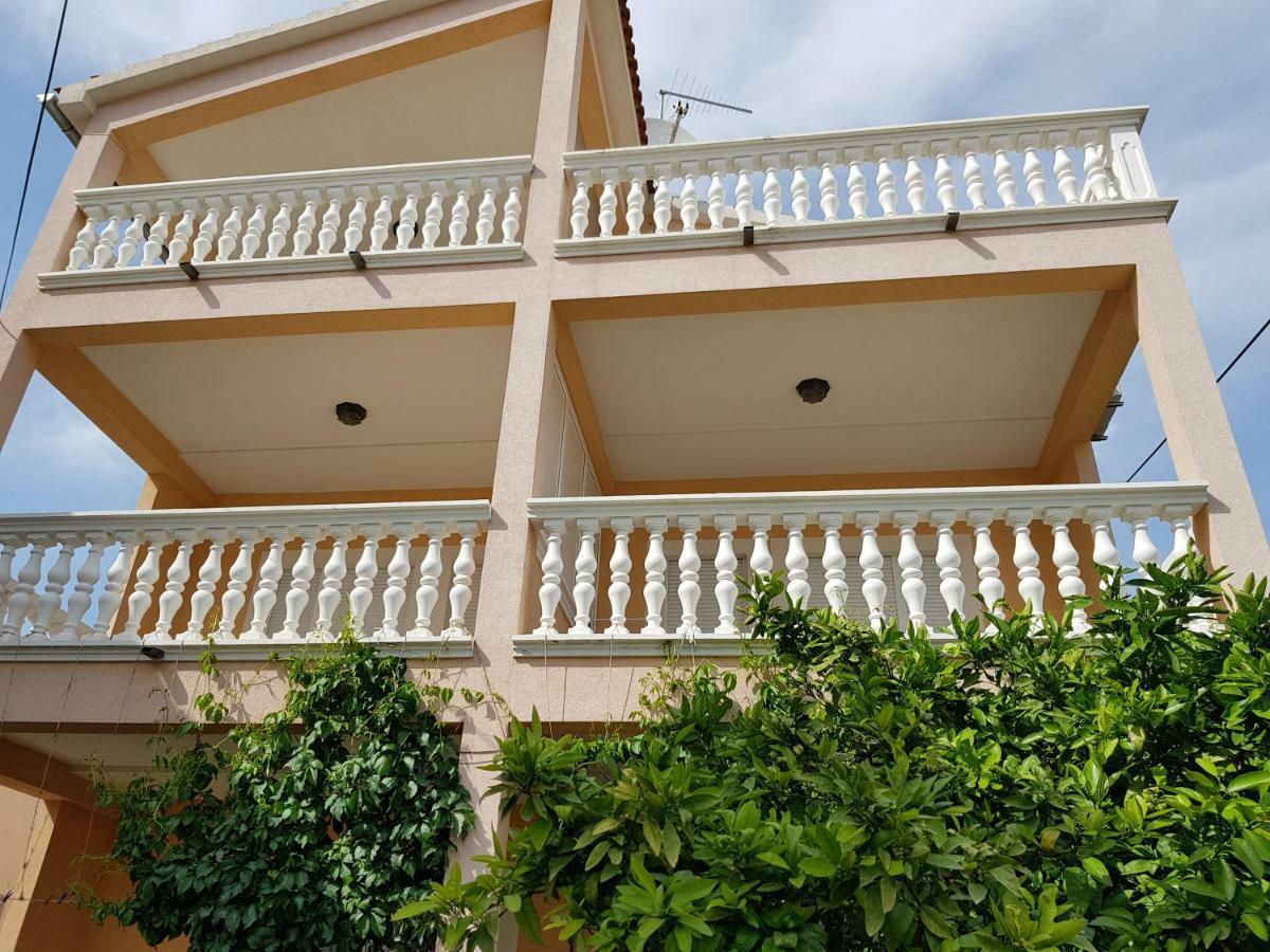 Apartmani Mira Vodice Exteriér fotografie