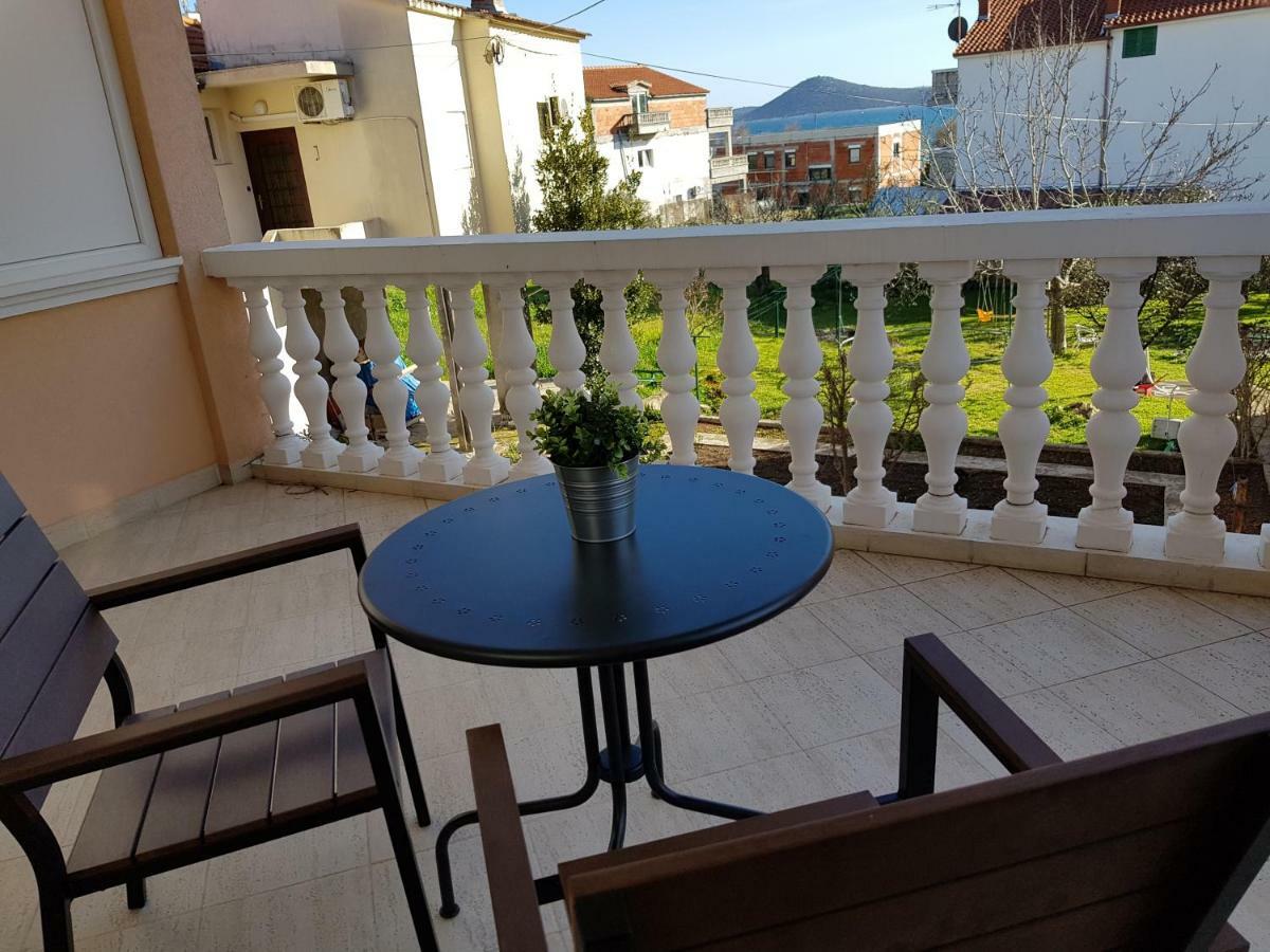 Apartmani Mira Vodice Exteriér fotografie